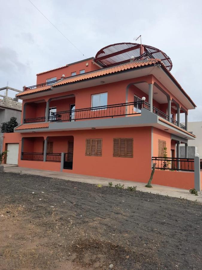 Tarrafal House Kültér fotó